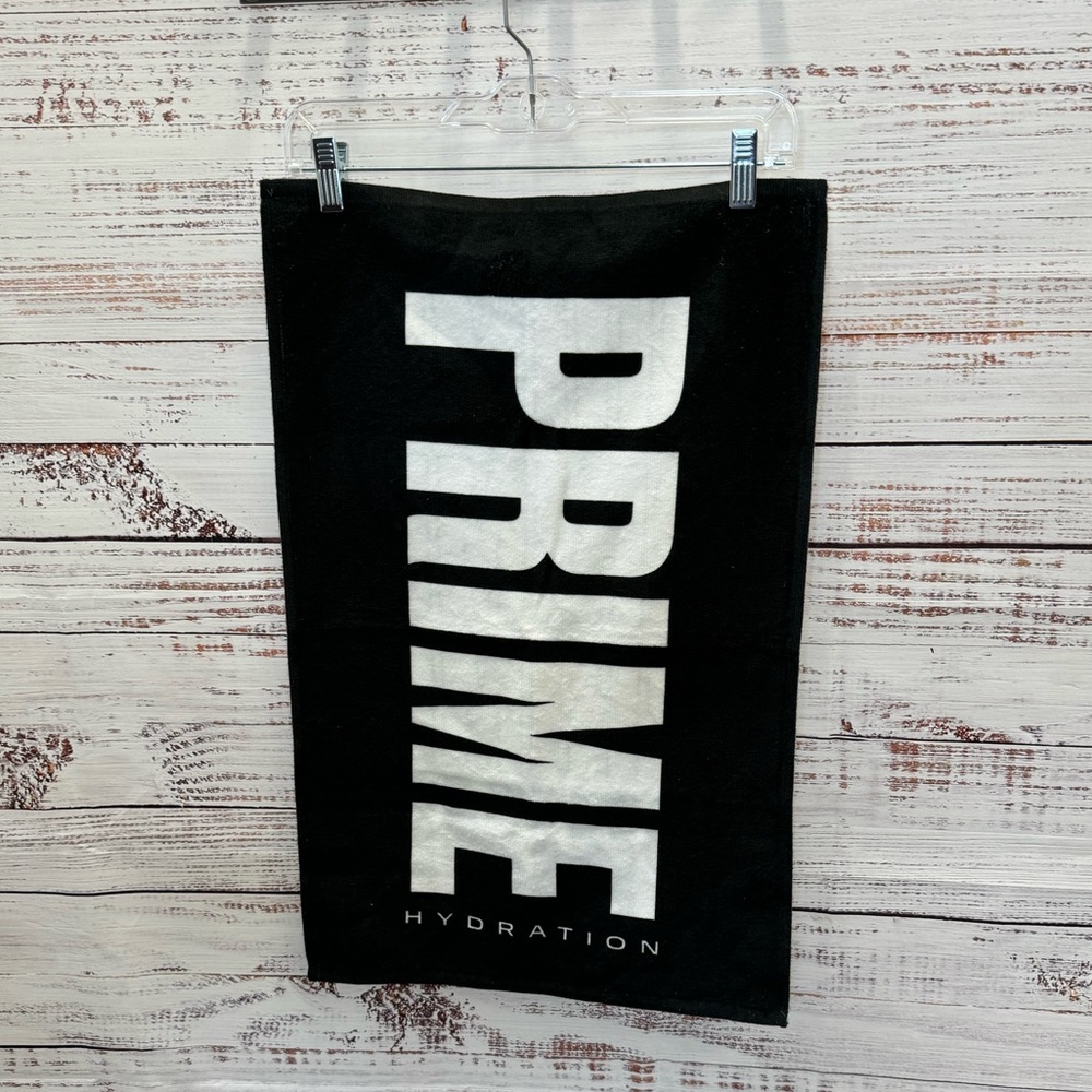 Prime Black/White Towel - Brand New